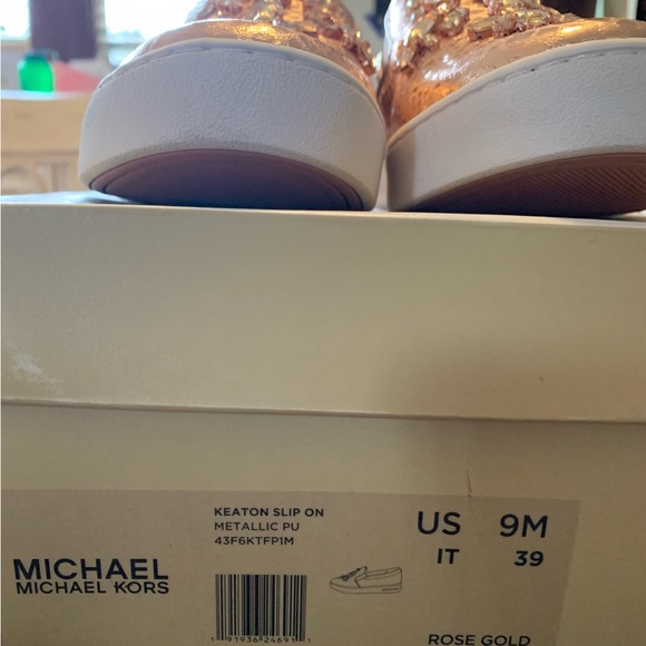 MICHAEL MICHAEL KORS
Keaton Embellished Metallic Leather Slip-On Sneaker New sz9 - Picture 10 of 12